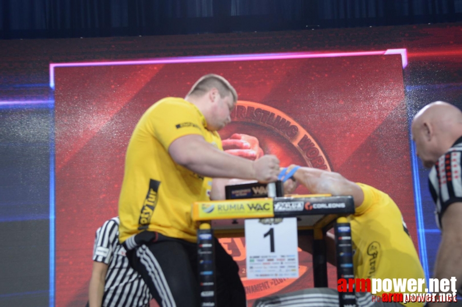 Zloty Tur 2015 by Mark Kazus - Left Hand # Siłowanie na ręce # Armwrestling # Armpower.net