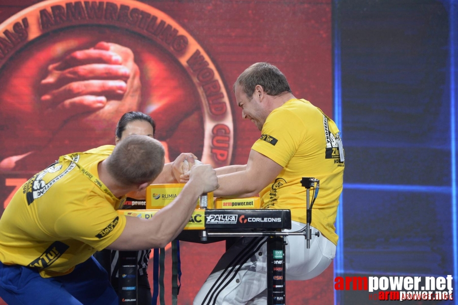 Zloty Tur 2015 by Mark Kazus - Left Hand # Armwrestling # Armpower.net