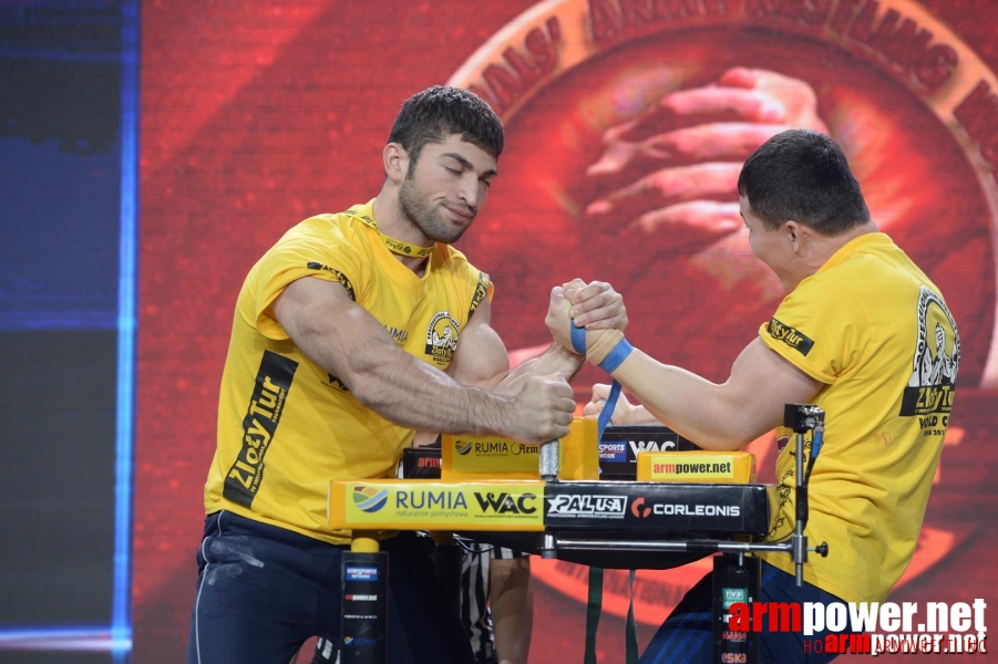 Zloty Tur 2015 by Mark Kazus - Left Hand # Siłowanie na ręce # Armwrestling # Armpower.net