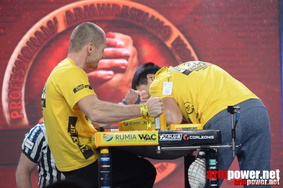 Zloty Tur 2015 by Mark Kazus - Left Hand # Siłowanie na ręce # Armwrestling # Armpower.net