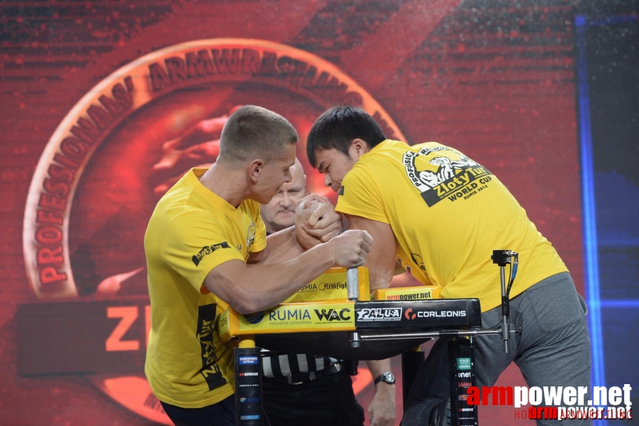 Zloty Tur 2015 by Mark Kazus - Left Hand # Siłowanie na ręce # Armwrestling # Armpower.net