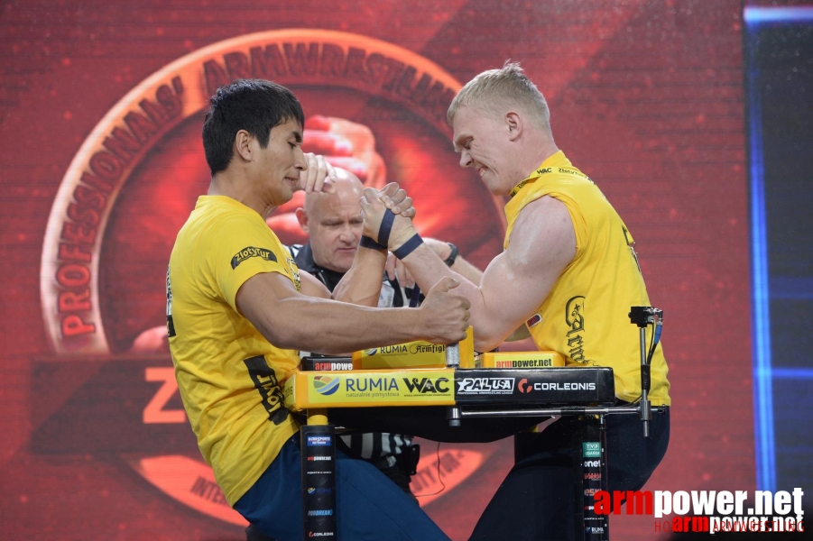 Zloty Tur 2015 by Mark Kazus - Left Hand # Siłowanie na ręce # Armwrestling # Armpower.net