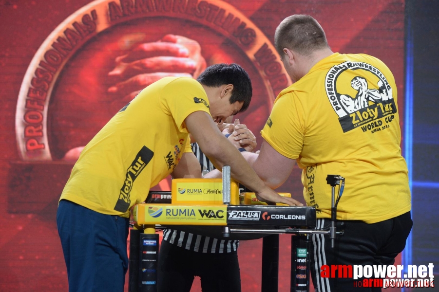 Zloty Tur 2015 by Mark Kazus - Left Hand # Siłowanie na ręce # Armwrestling # Armpower.net