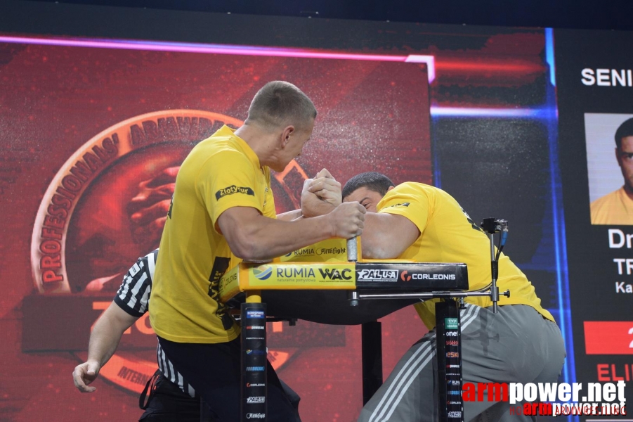 Zloty Tur 2015 by Mark Kazus - Left Hand # Siłowanie na ręce # Armwrestling # Armpower.net