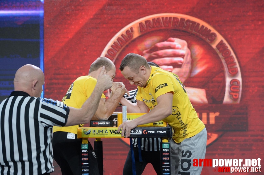 Zloty Tur 2015 by Mark Kazus - Right Hand # Siłowanie na ręce # Armwrestling # Armpower.net