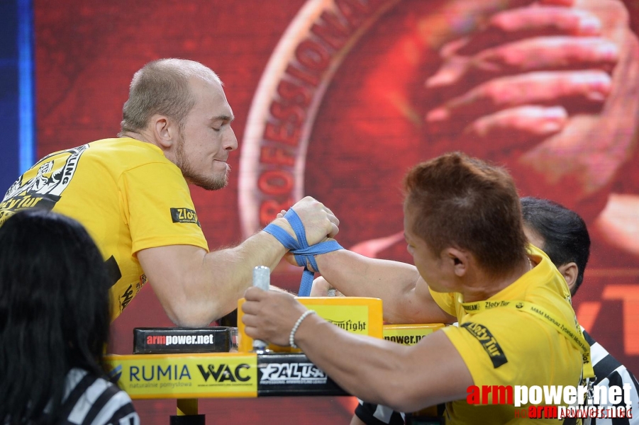 Zloty Tur 2015 by Mark Kazus - Right Hand # Armwrestling # Armpower.net