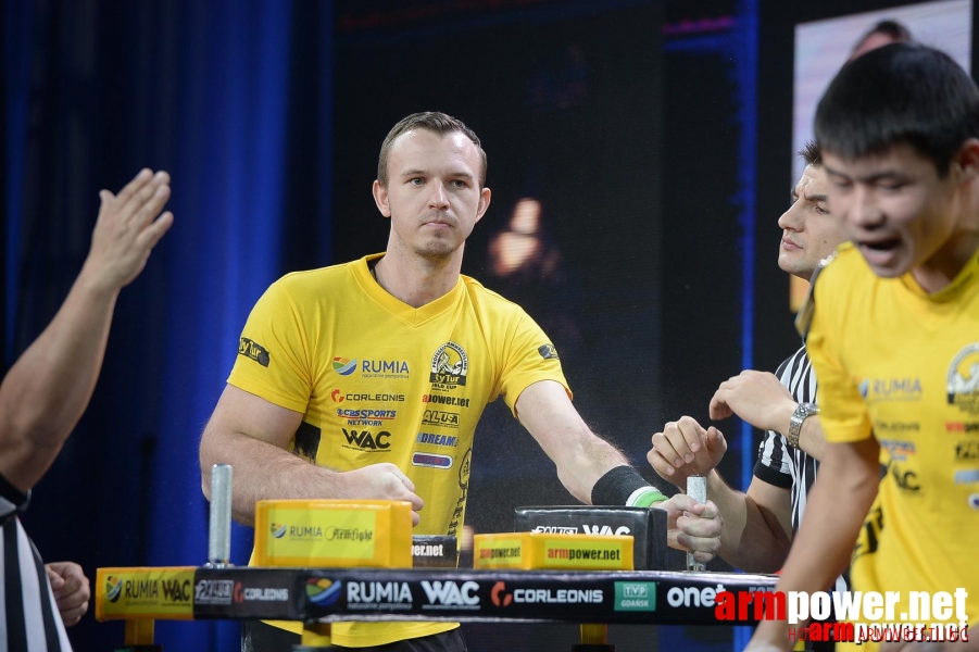 Zloty Tur 2015 by Mark Kazus - Right Hand # Siłowanie na ręce # Armwrestling # Armpower.net