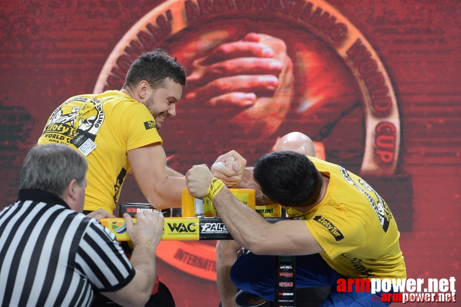 Zloty Tur 2015 by Mark Kazus - Right Hand # Armwrestling # Armpower.net