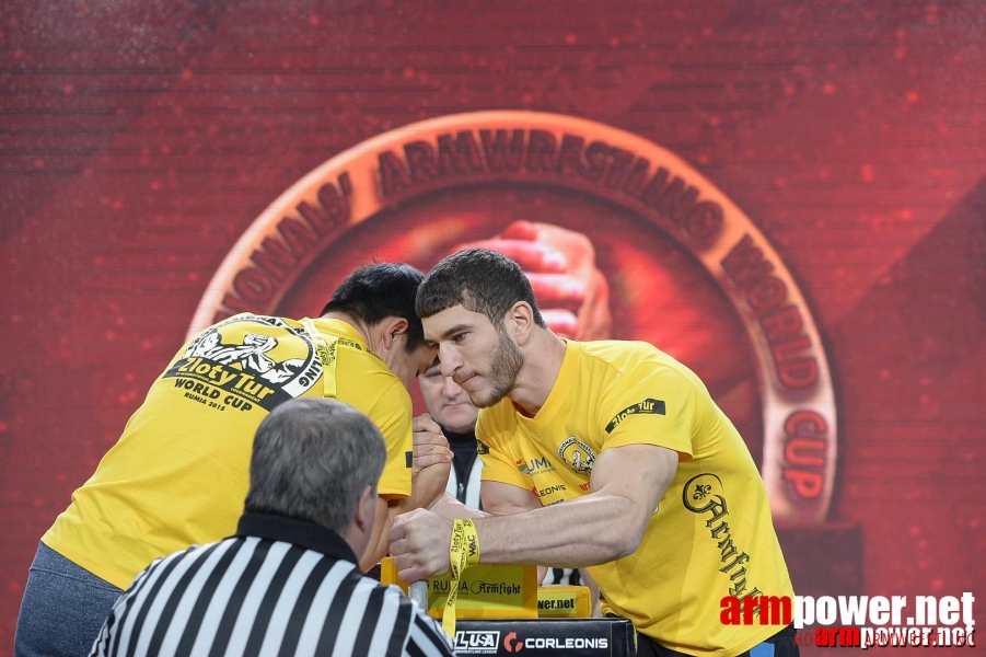 Zloty Tur 2015 by Mark Kazus - Right Hand # Armwrestling # Armpower.net