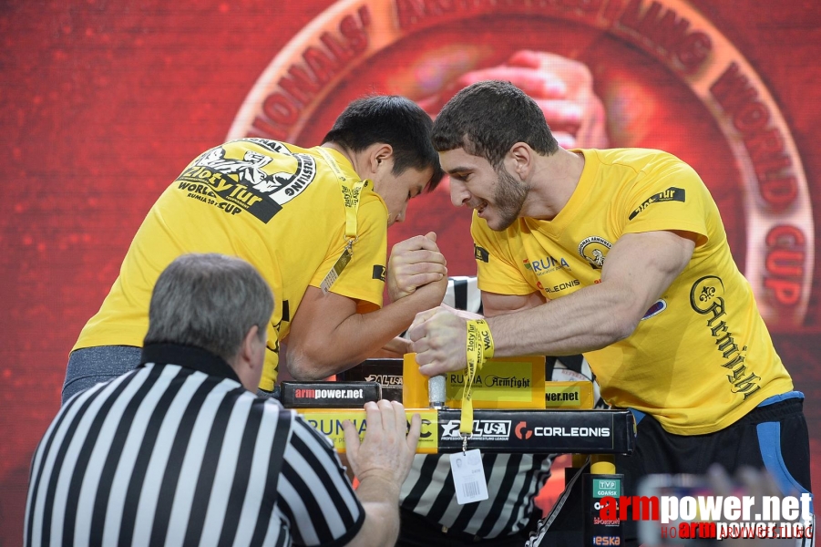 Zloty Tur 2015 by Mark Kazus - Right Hand # Siłowanie na ręce # Armwrestling # Armpower.net