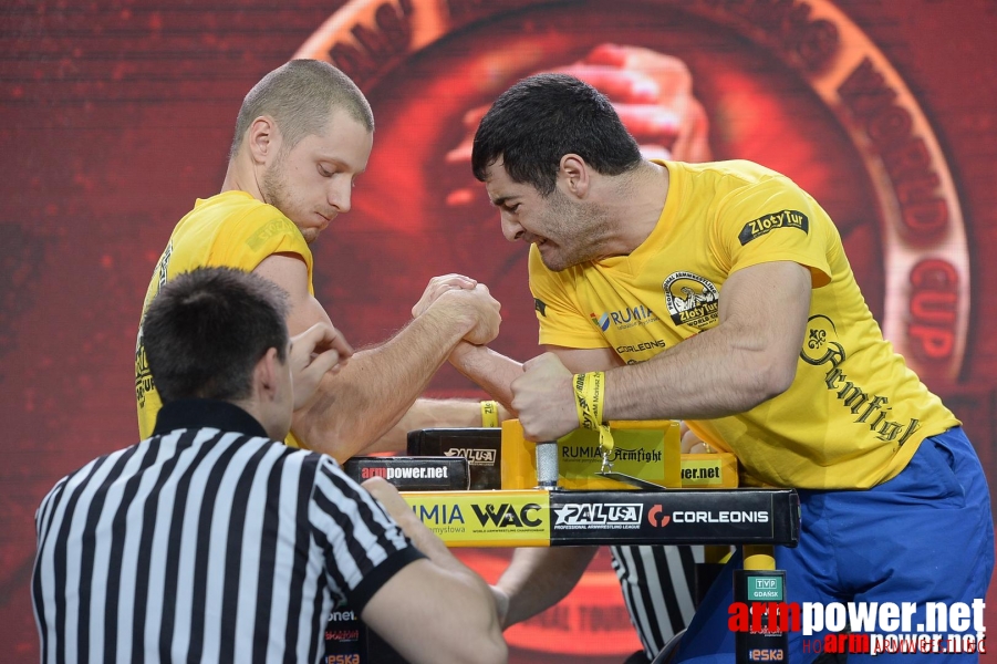 Zloty Tur 2015 by Mark Kazus - Right Hand # Armwrestling # Armpower.net