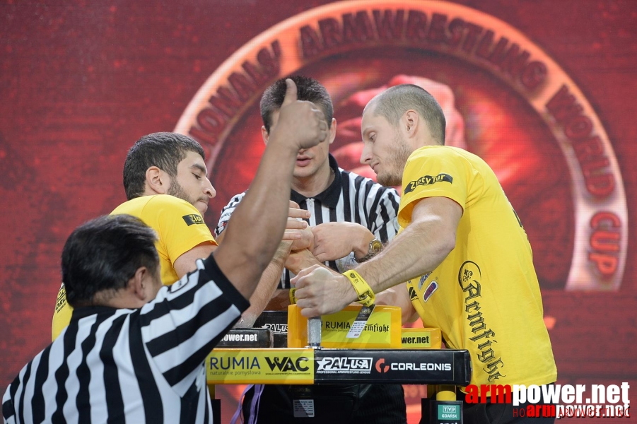 Zloty Tur 2015 by Mark Kazus - Right Hand # Armwrestling # Armpower.net