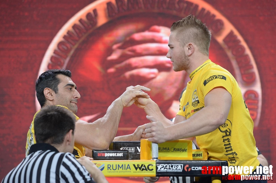 Zloty Tur 2015 by Mark Kazus - Right Hand # Armwrestling # Armpower.net