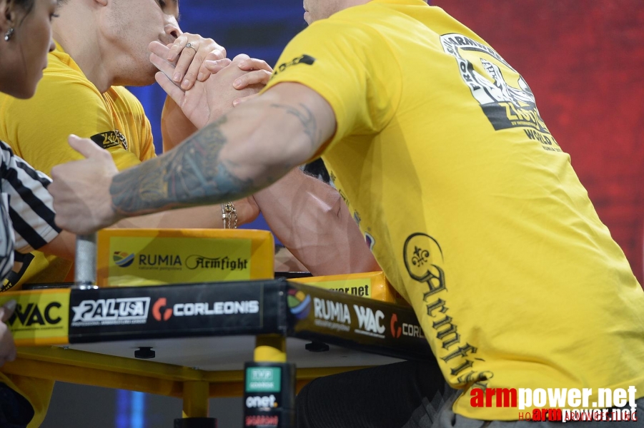 Zloty Tur 2015 by Mark Kazus - Right Hand # Armwrestling # Armpower.net