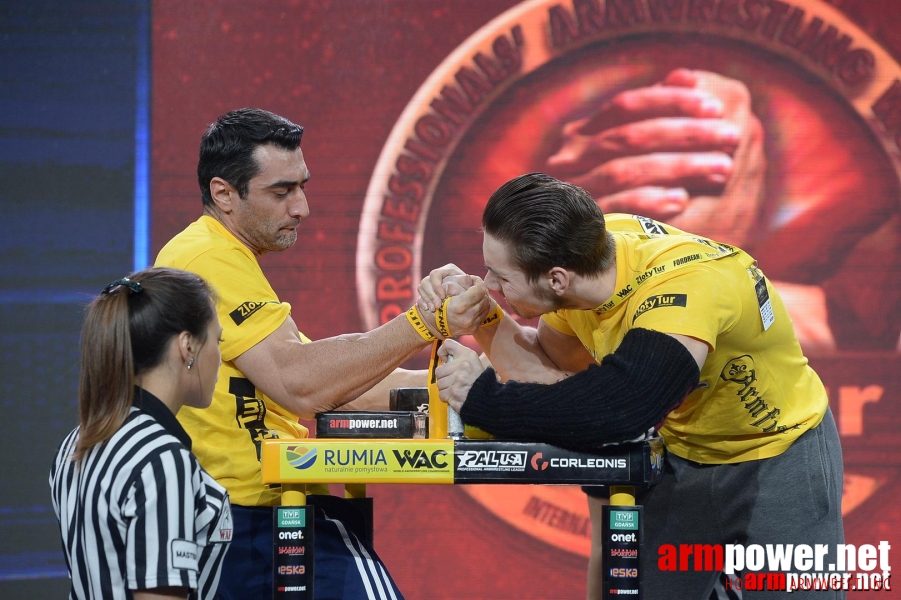 Zloty Tur 2015 by Mark Kazus - Right Hand # Armwrestling # Armpower.net