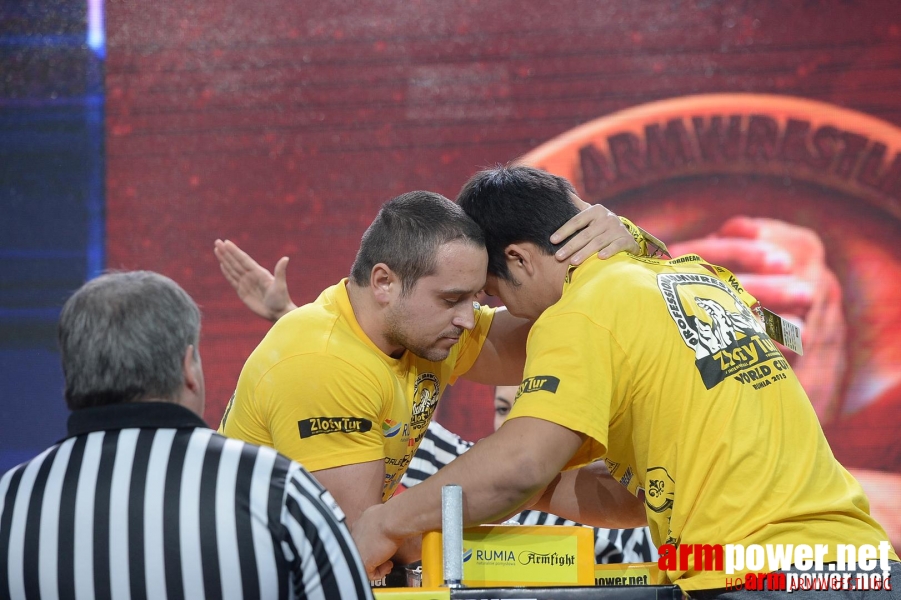 Zloty Tur 2015 by Mark Kazus - Right Hand # Siłowanie na ręce # Armwrestling # Armpower.net