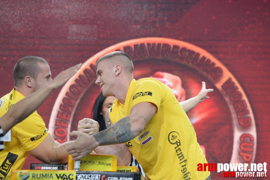 Zloty Tur 2015 by Mark Kazus - Right Hand # Armwrestling # Armpower.net