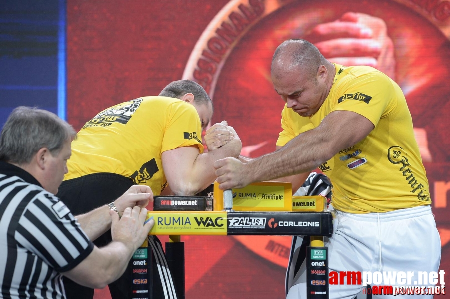 Zloty Tur 2015 by Mark Kazus - Right Hand # Armwrestling # Armpower.net