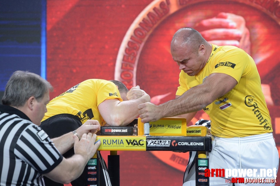 Zloty Tur 2015 by Mark Kazus - Right Hand # Armwrestling # Armpower.net