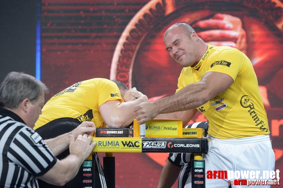 Zloty Tur 2015 by Mark Kazus - Right Hand # Armwrestling # Armpower.net