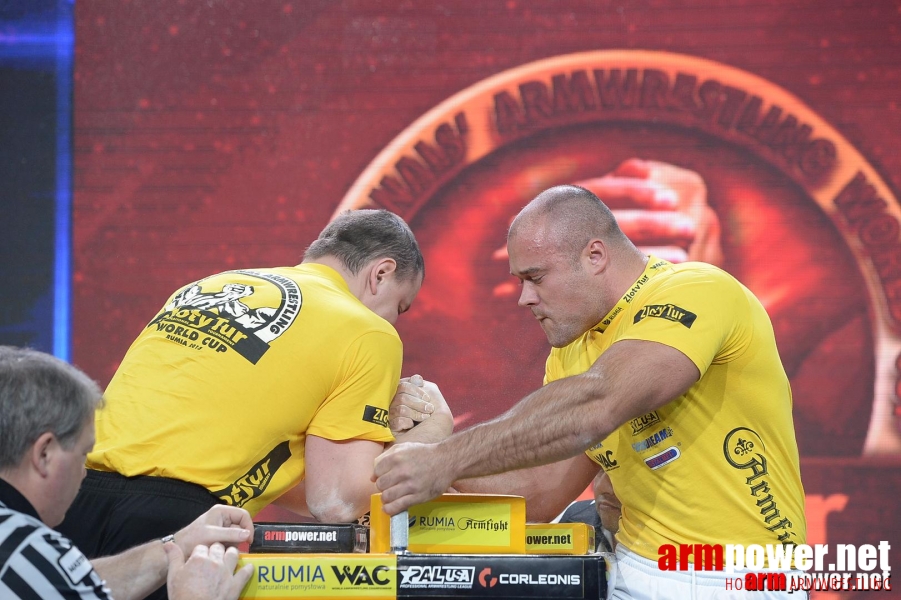 Zloty Tur 2015 by Mark Kazus - Right Hand # Armwrestling # Armpower.net