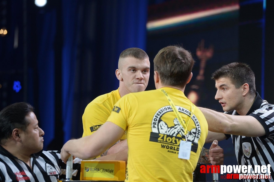 Zloty Tur 2015 by Mark Kazus - Right Hand # Armwrestling # Armpower.net