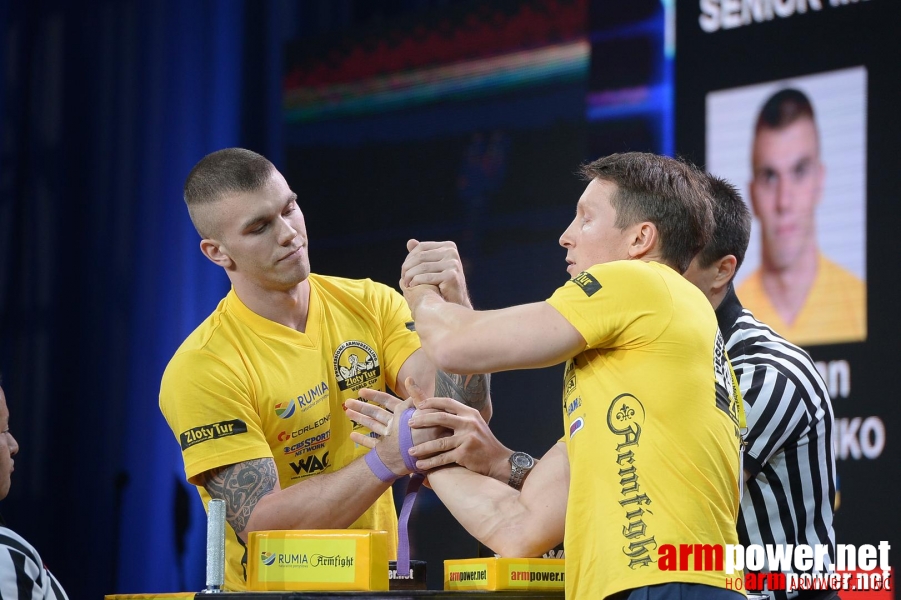 Zloty Tur 2015 by Mark Kazus - Right Hand # Siłowanie na ręce # Armwrestling # Armpower.net