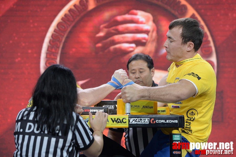 Zloty Tur 2015 by Mark Kazus - Right Hand # Armwrestling # Armpower.net