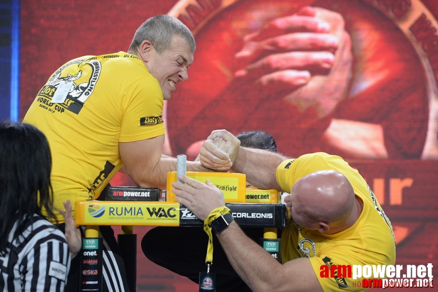 Zloty Tur 2015 by Mark Kazus - Right Hand # Armwrestling # Armpower.net