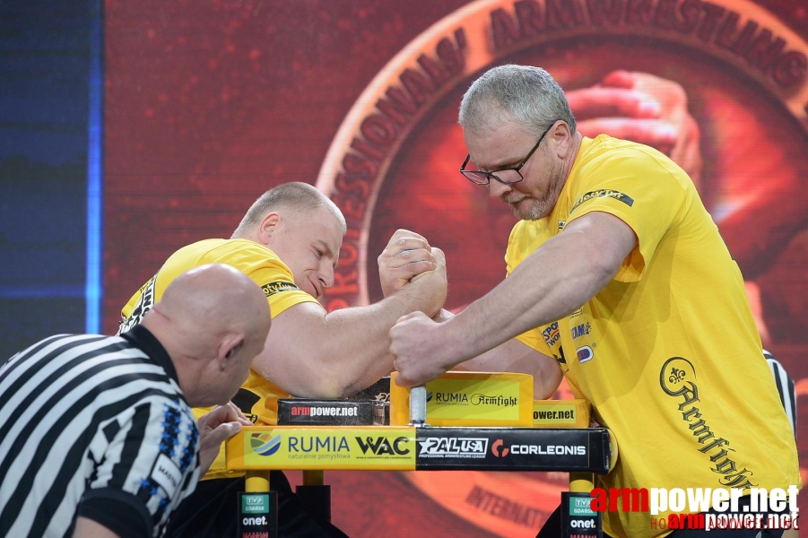 Zloty Tur 2015 by Mark Kazus - Right Hand # Armwrestling # Armpower.net