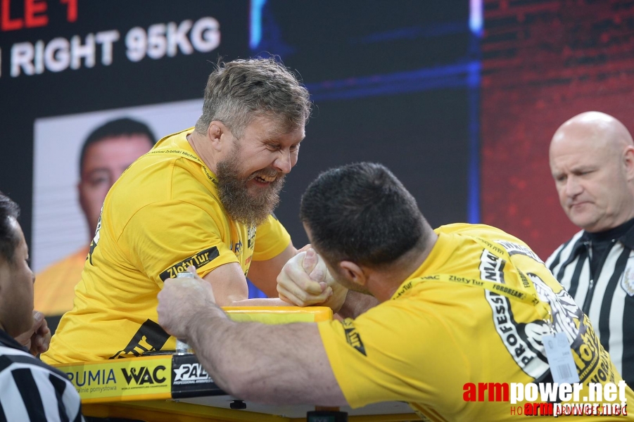 Zloty Tur 2015 by Mark Kazus - Right Hand # Siłowanie na ręce # Armwrestling # Armpower.net