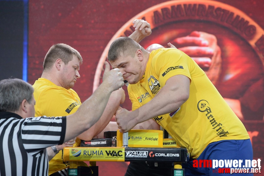 Zloty Tur 2015 by Mark Kazus - Right Hand # Siłowanie na ręce # Armwrestling # Armpower.net