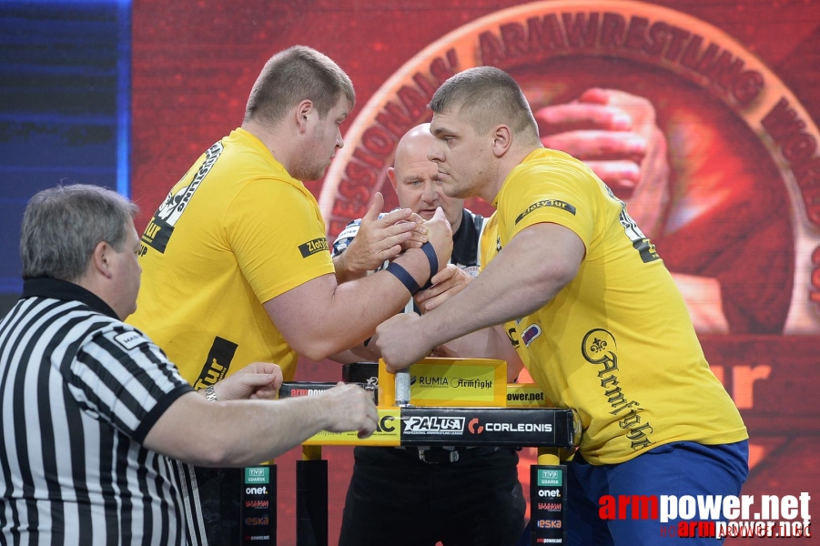 Zloty Tur 2015 by Mark Kazus - Right Hand # Armwrestling # Armpower.net