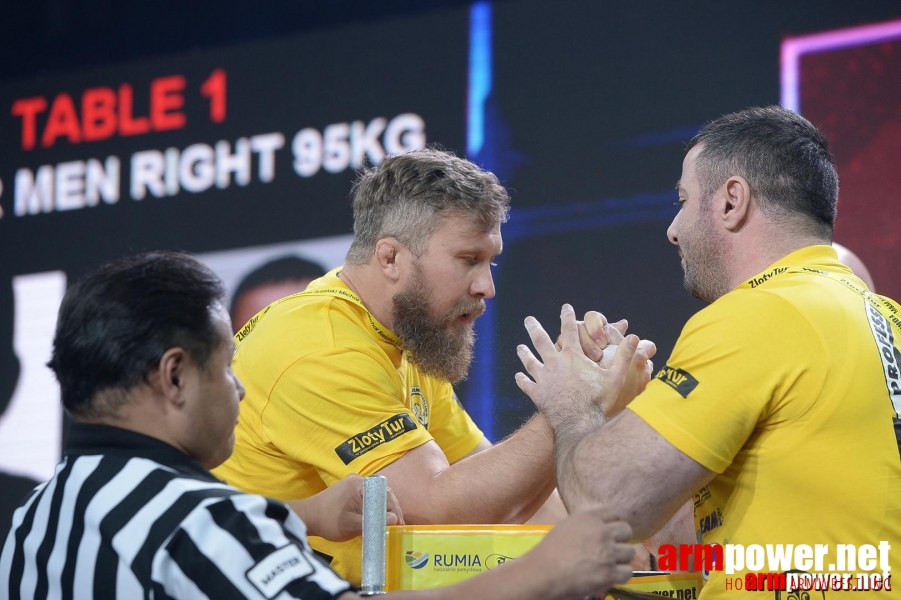 Zloty Tur 2015 by Mark Kazus - Right Hand # Siłowanie na ręce # Armwrestling # Armpower.net