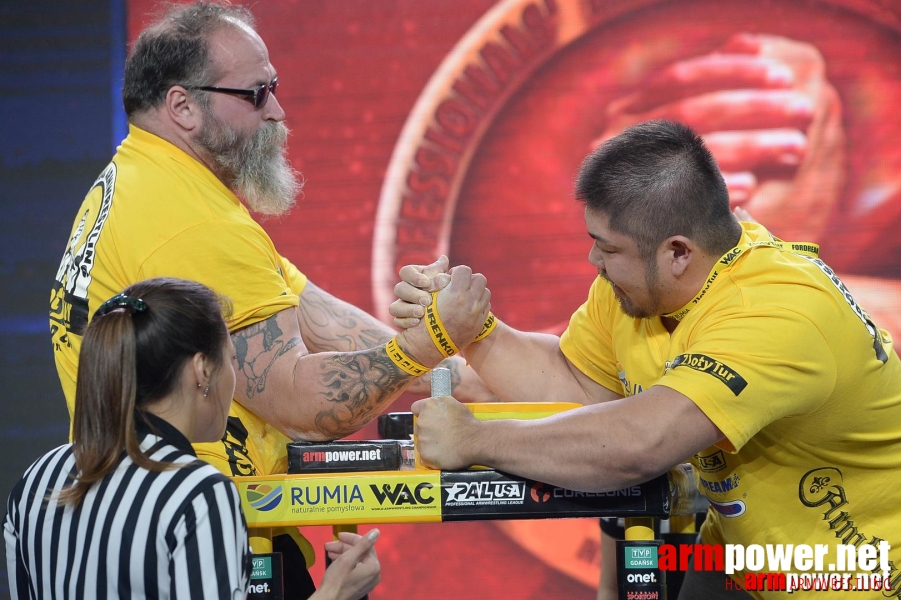 Zloty Tur 2015 by Mark Kazus - Right Hand # Armwrestling # Armpower.net