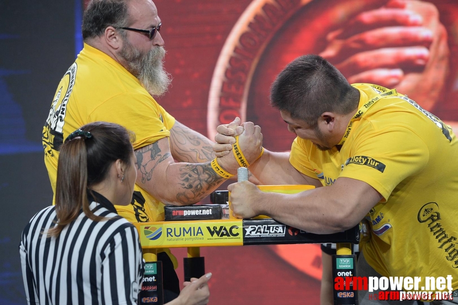 Zloty Tur 2015 by Mark Kazus - Right Hand # Siłowanie na ręce # Armwrestling # Armpower.net