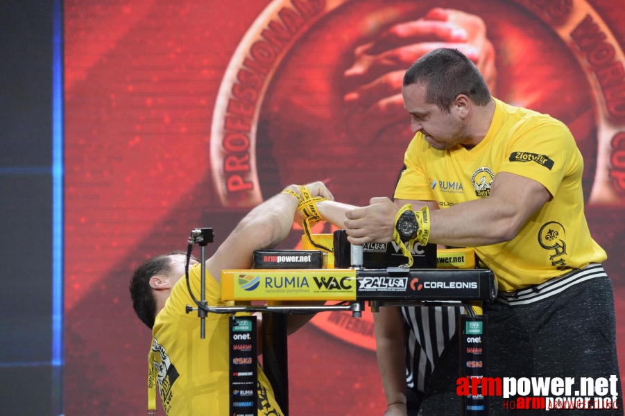 Zloty Tur 2015 by Mark Kazus - Right Hand # Siłowanie na ręce # Armwrestling # Armpower.net