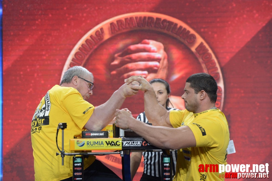 Zloty Tur 2015 by Mark Kazus - Right Hand # Siłowanie na ręce # Armwrestling # Armpower.net