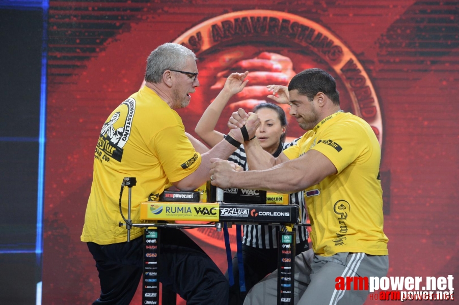 Zloty Tur 2015 by Mark Kazus - Right Hand # Siłowanie na ręce # Armwrestling # Armpower.net