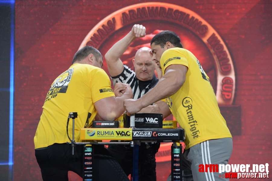 Zloty Tur 2015 by Mark Kazus - Right Hand # Armwrestling # Armpower.net