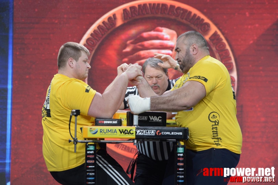 Zloty Tur 2015 by Mark Kazus - Right Hand # Armwrestling # Armpower.net