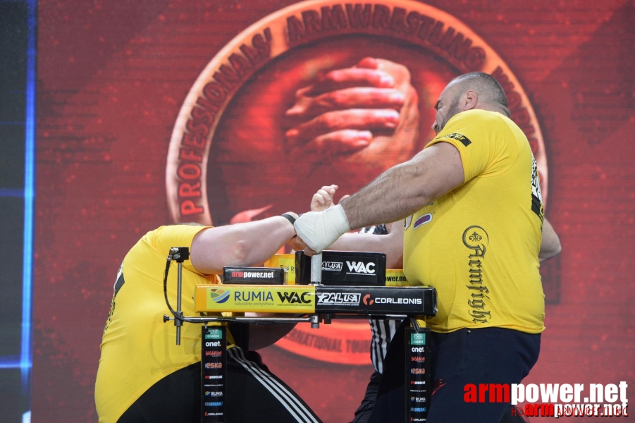 Zloty Tur 2015 by Mark Kazus - Right Hand # Armwrestling # Armpower.net