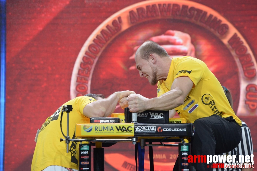 Zloty Tur 2015 by Mark Kazus - Right Hand # Armwrestling # Armpower.net