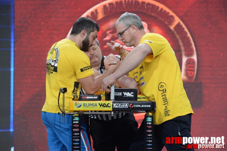 Zloty Tur 2015 by Mark Kazus - Right Hand # Armwrestling # Armpower.net