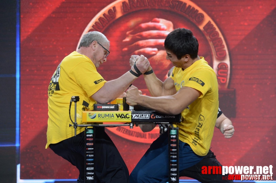 Zloty Tur 2015 by Mark Kazus - Right Hand # Armwrestling # Armpower.net