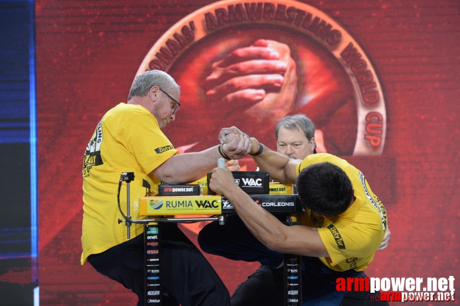 Zloty Tur 2015 by Mark Kazus - Right Hand # Siłowanie na ręce # Armwrestling # Armpower.net