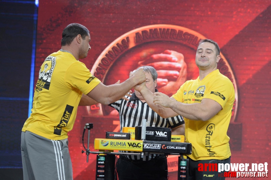 Zloty Tur 2015 by Mark Kazus - Right Hand # Armwrestling # Armpower.net