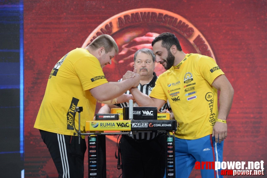 Zloty Tur 2015 by Mark Kazus - Right Hand # Armwrestling # Armpower.net