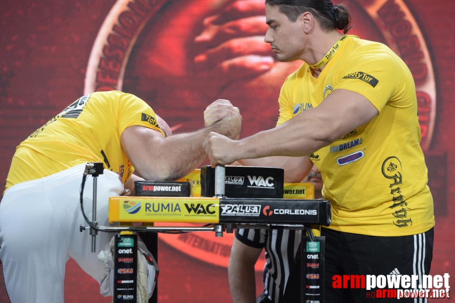 Zloty Tur 2015 by Mark Kazus - Right Hand # Armwrestling # Armpower.net