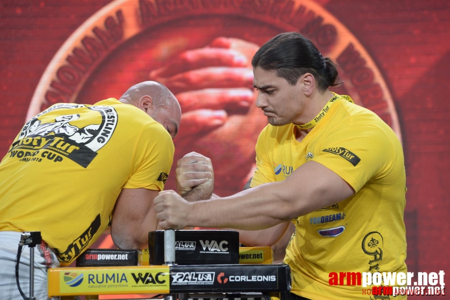 Zloty Tur 2015 by Mark Kazus - Right Hand # Siłowanie na ręce # Armwrestling # Armpower.net